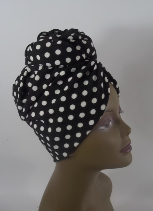 Topi Turban dengan Pola Polkadot